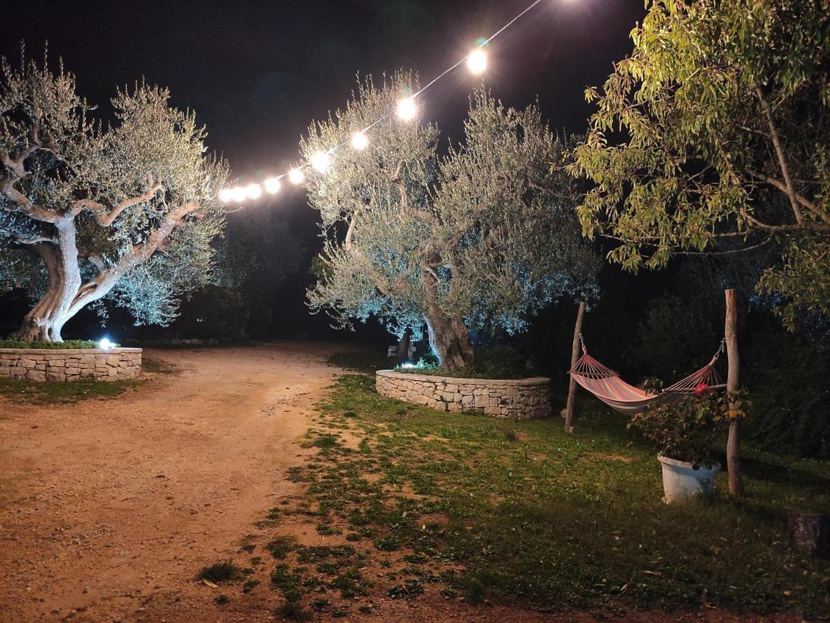 Trulli Barsento Guest House อัลเบโรเบลโล ภายนอก รูปภาพ