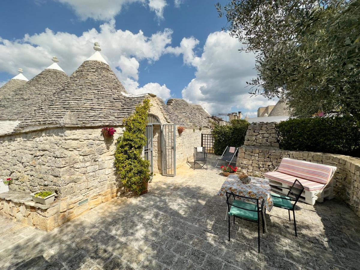 Trulli Barsento Guest House อัลเบโรเบลโล ภายนอก รูปภาพ
