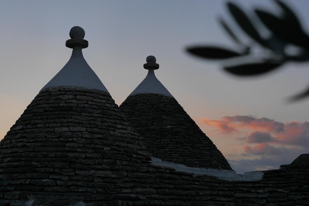 Trulli Barsento Guest House อัลเบโรเบลโล ภายนอก รูปภาพ