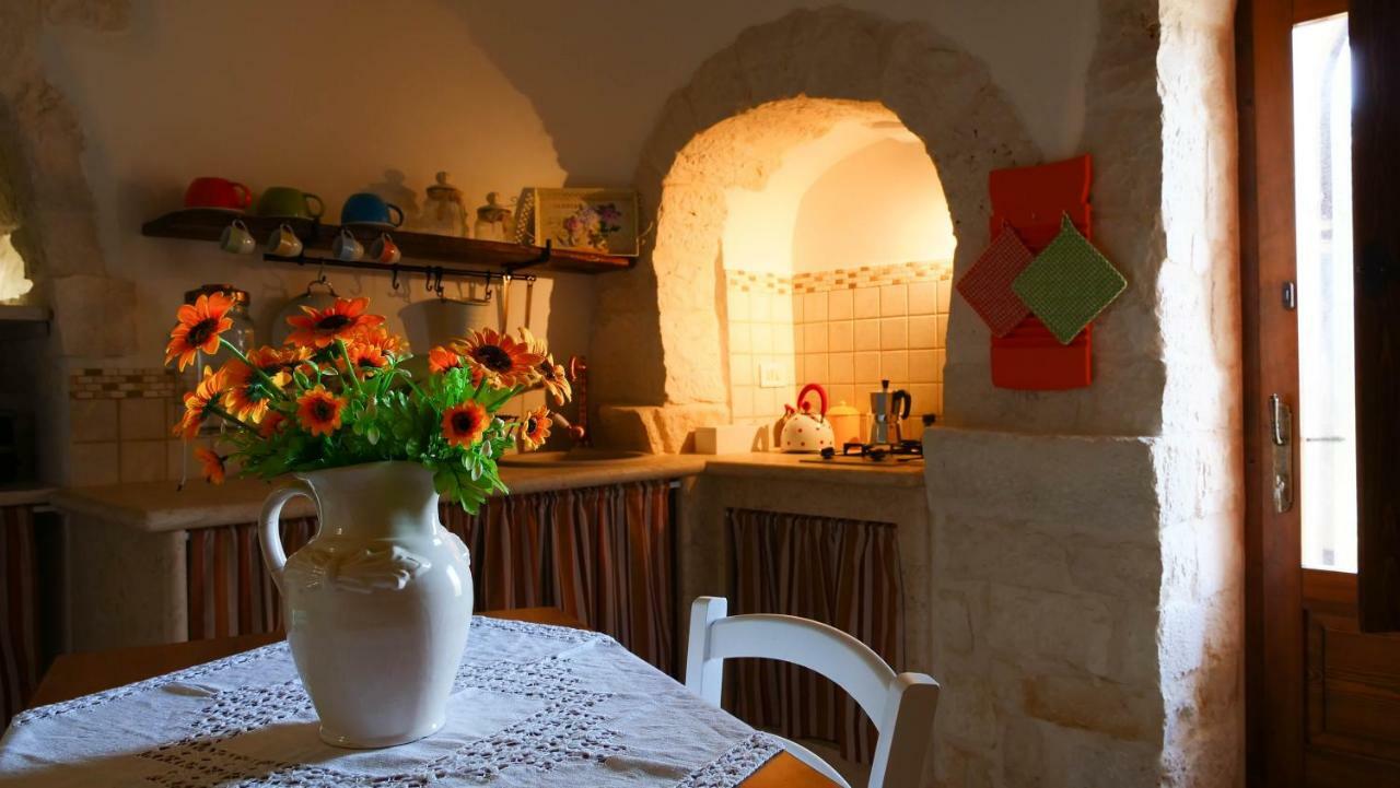 Trulli Barsento Guest House อัลเบโรเบลโล ภายนอก รูปภาพ