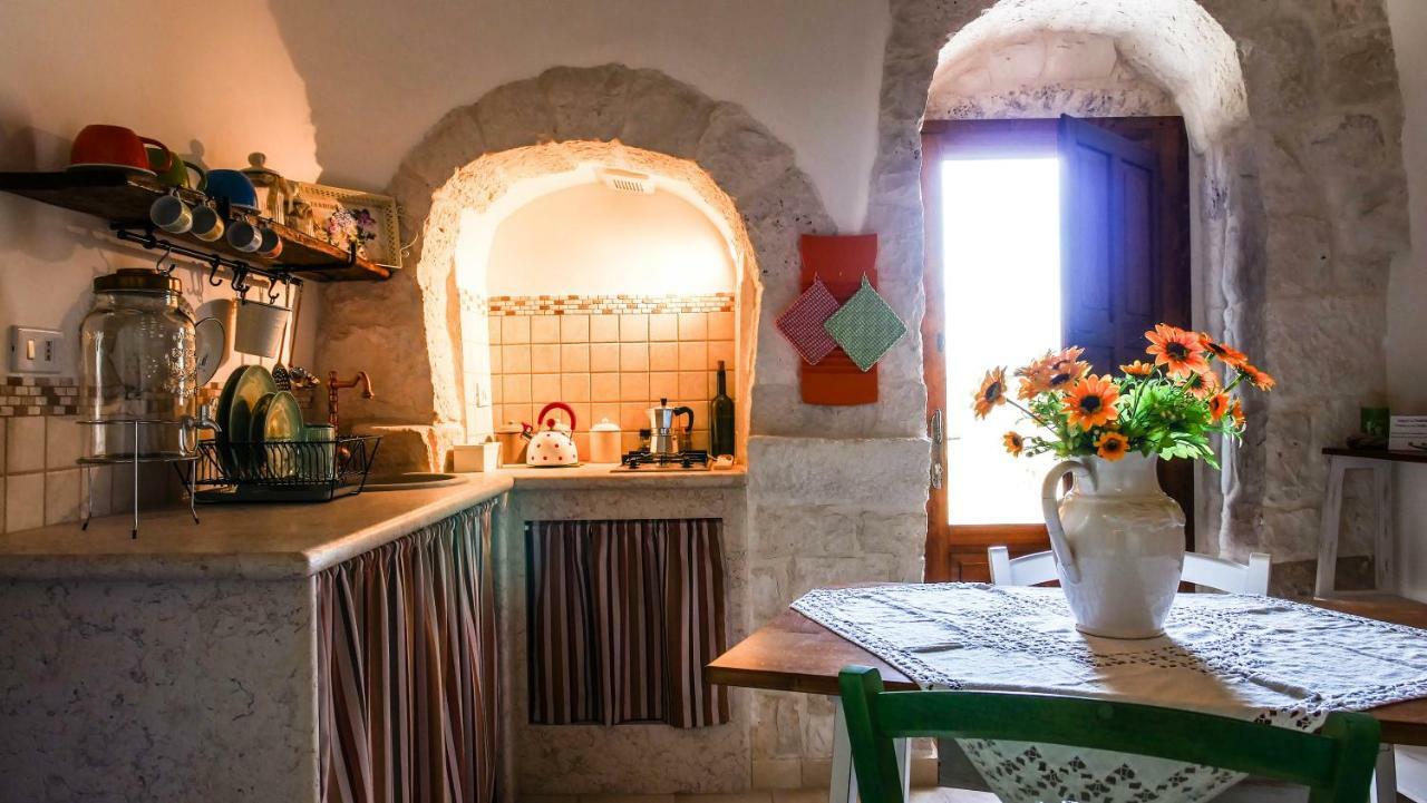 Trulli Barsento Guest House อัลเบโรเบลโล ภายนอก รูปภาพ